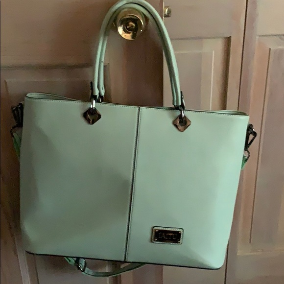 Iaitu bags sales
